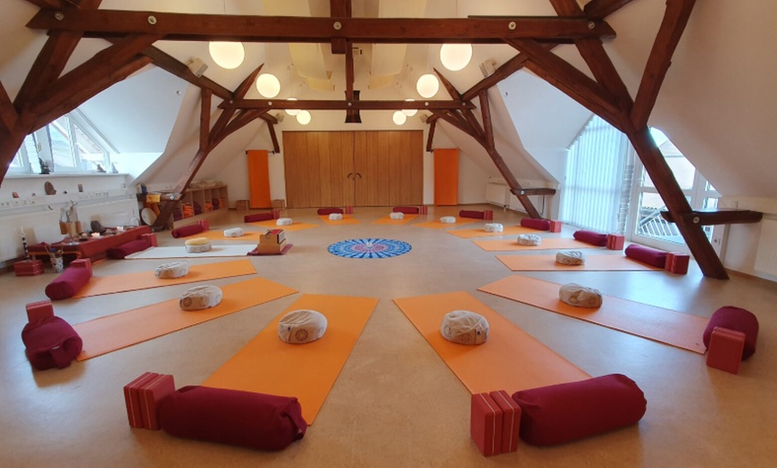 Image 2: 1 oder 2 Yoga-Stunden für 1 - 3 Personen