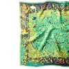 Image 17: Foulard en soie avec motif 