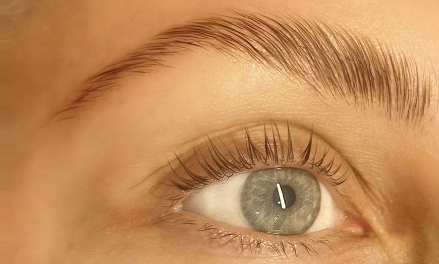 Image 2: Brow und/oder Lash Lifting inkl. Willkommensgetränk für 1 Person