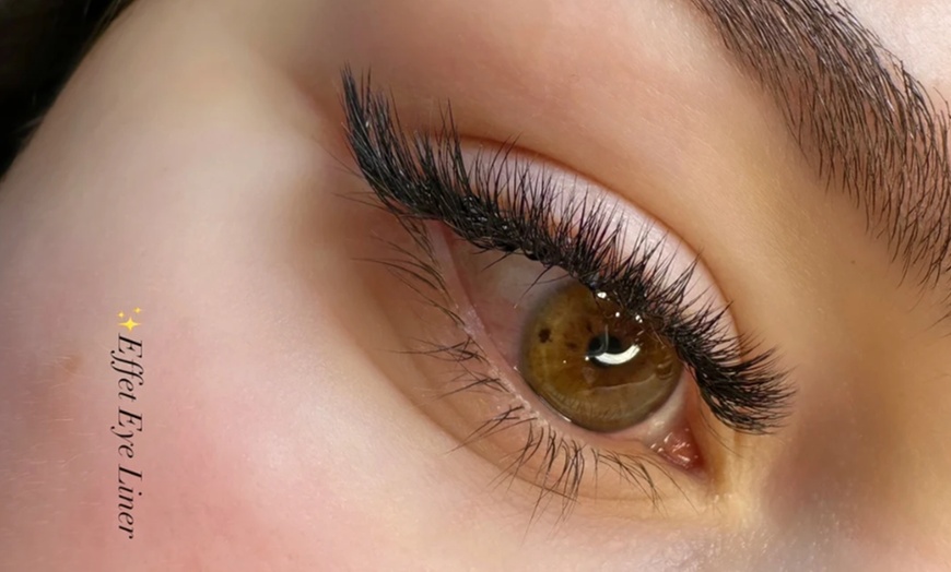 Image 2: Beauté du regard : découvrez les techniques de cils les plus tendance