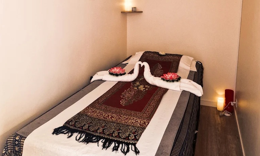 Image 2: Massage thaï : tradition ancestrale pour relâcher tensions et fatigue