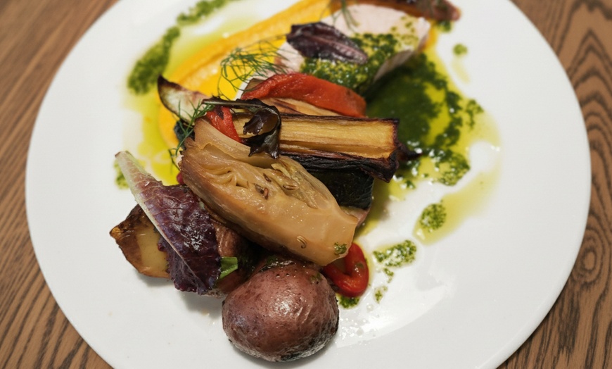 Image 2: Menu entrée-plat-dessert pour 2 ou 4 personnes