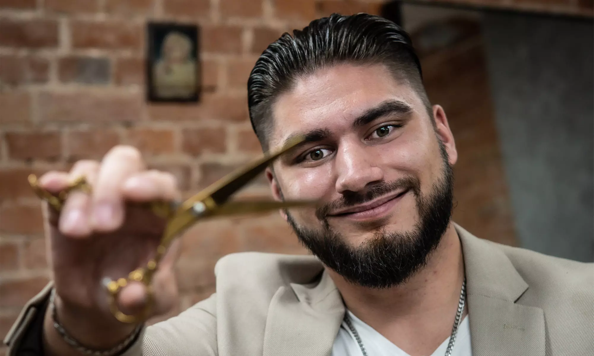 Zadbany zarost i fryzura: wybierz strzyżenie, stylizację lub combo