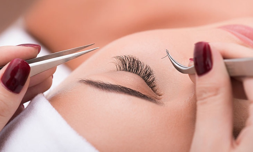 Image 1: Up to 50% Off on Eyelash Extensions at E.Lashes