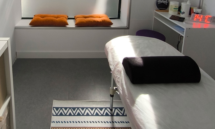 Image 4: 1 o 3 sesiones de masaje de tipo reparador para 1 persona