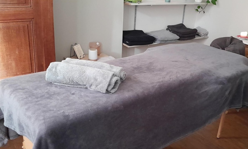 Image 2: Soin et massage avec Energétiquement Vous