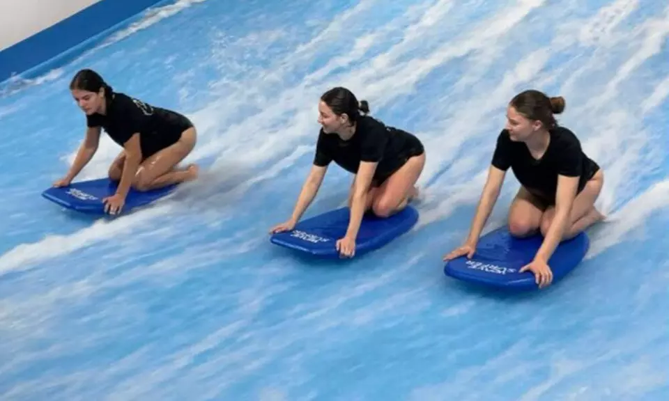 Session bodyboard en intérieur de 30 minutes pour 3, 6 ou 8 personnes avec Take Off, jusqu'à 50% de réduction - Primary Image