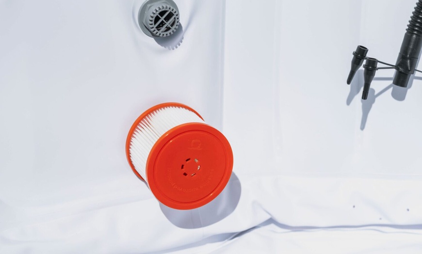 Image 6: Spa gonflable carré 4 ou 6 personnes de la marque Ospazia