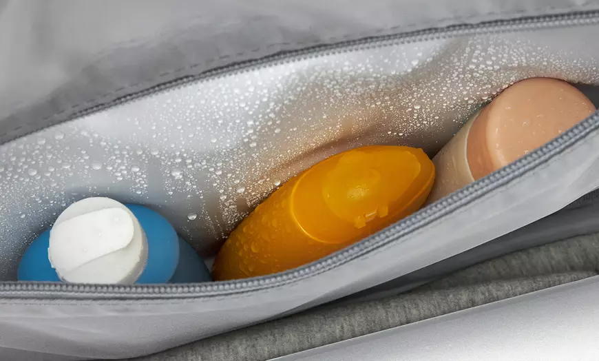 Image 21: 20L Expandable Travel Duffel Bag with Wet-Dry Compartment 