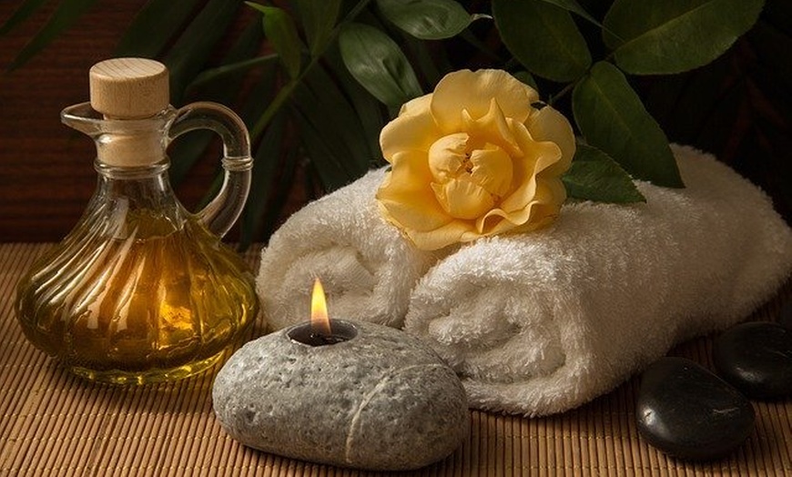 Image 3: Unwind with One or Two Sessions – 60 or 90-Minute Pamper Package