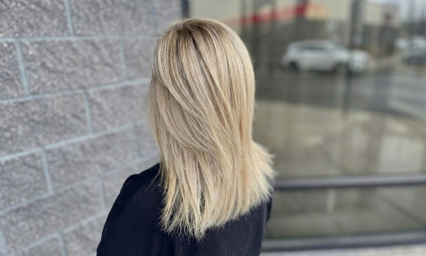 Image 5: Expert Hair Color & Style: Highlights, Ombre, Balayage, Haircut