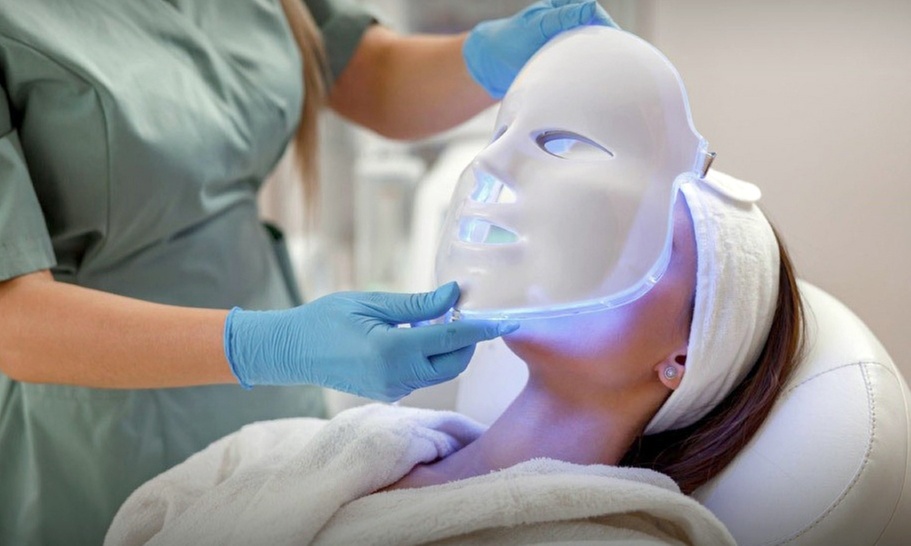Higiene facial con radiofrecuencia, microdermoabrasión, LED y masaje