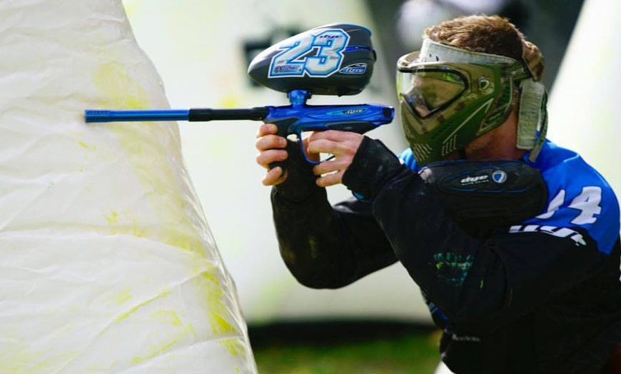 Image 3: Exciting Paintball Party for 5 or 10 People