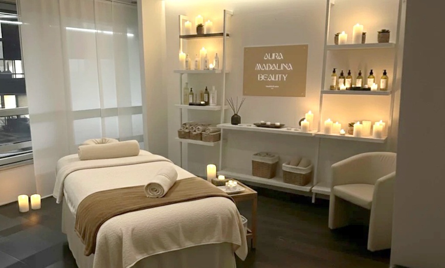 Image 2: Massages & soins : détente musculaire, éclat du visage et bien-être