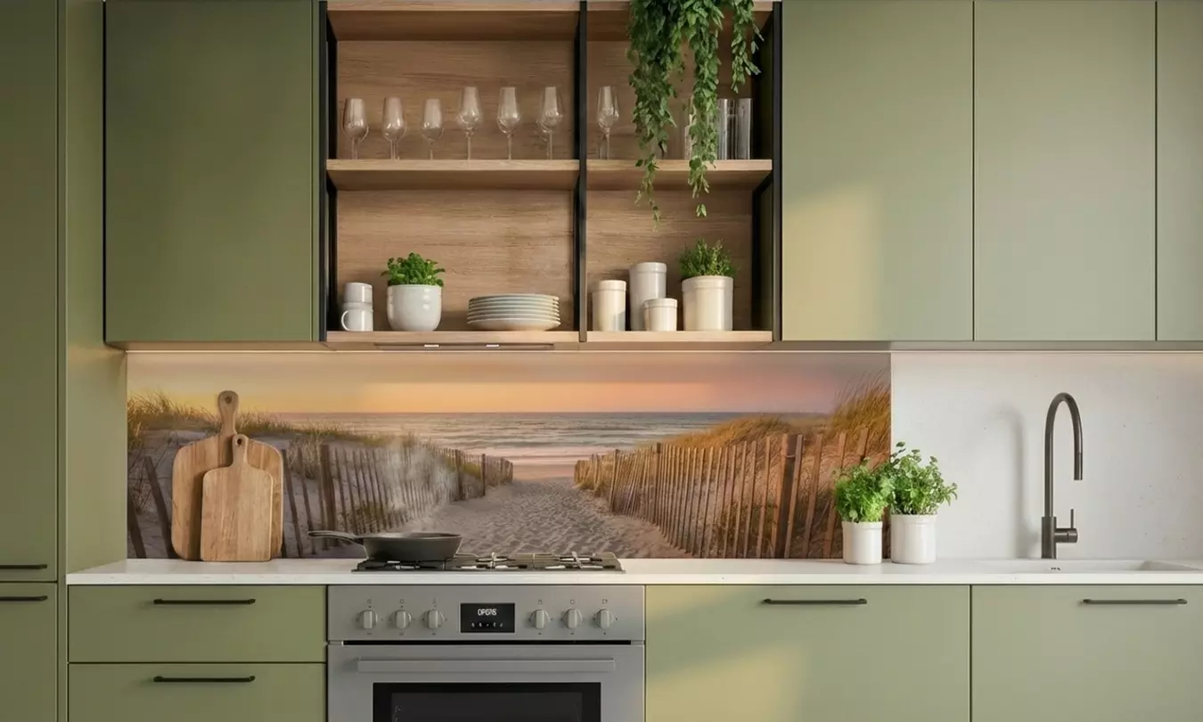 Zelfklevende keukenachterwand met stijlvolle glaslook