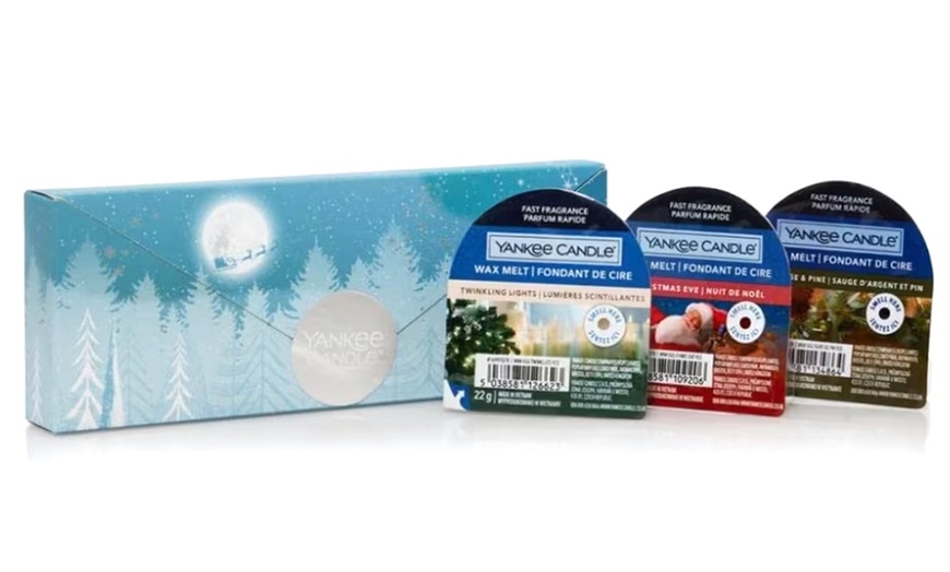 Image 1: Yankee Candle 3-Pack Holiday Bright Lights Wax Melts Gift Set