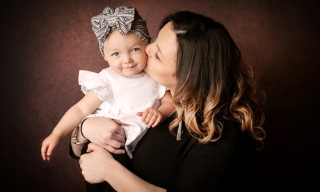 Shooting photo maman et enfant à 29,90 € au studio MDES STUDIO