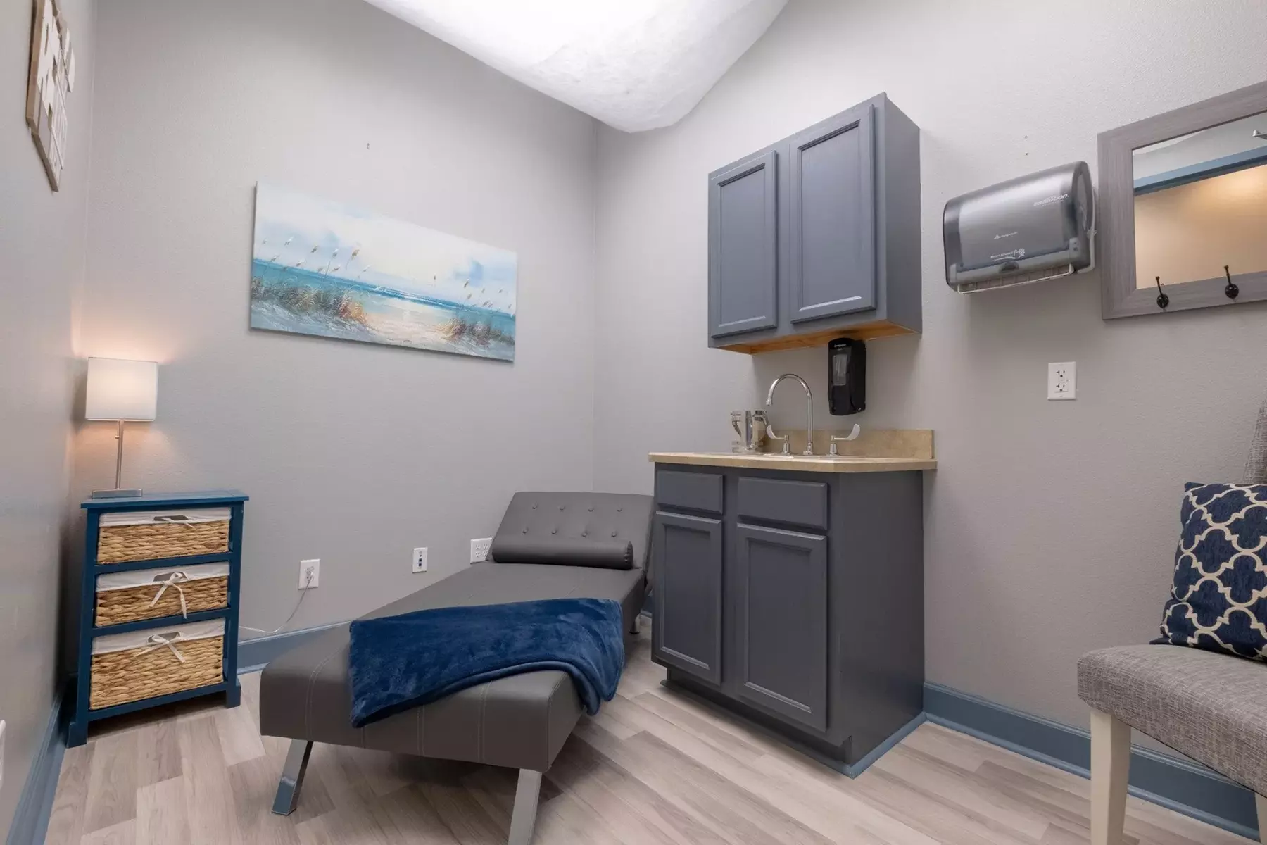 Experience non-invasive laser liposuction with 2, 4, or 6 sessions