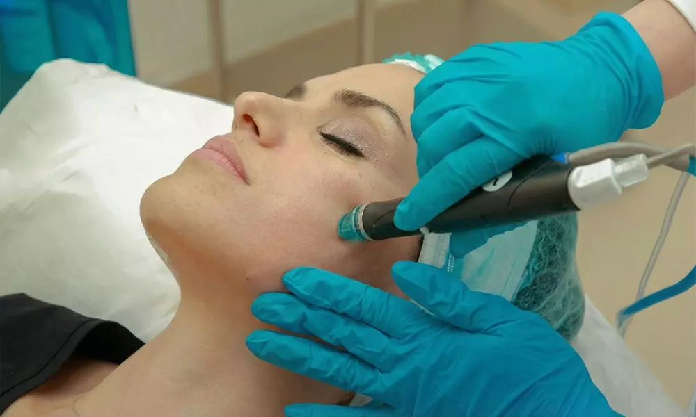 Compete High Offers Ultimate Facial Training w/ Practical Exercises (Up to 70% Off) - Primary Image