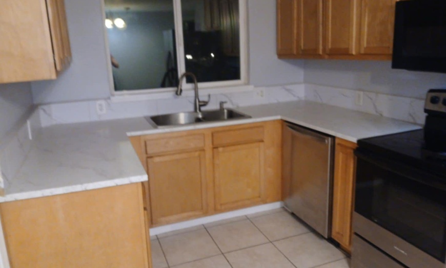 Image 2: House Cleaning, 6 to 8 Windows Cleaning, Move In & Out Cleaning