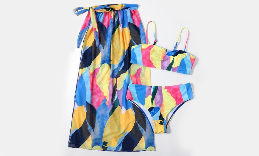 Image 6: Ensemble maillot de bain 2 pièces et jupe paréo