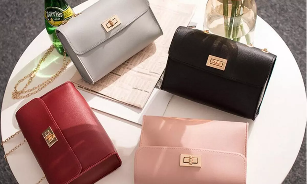 ¡Sac à bandoulière avec chaîne, coloris au choix - Primary Image