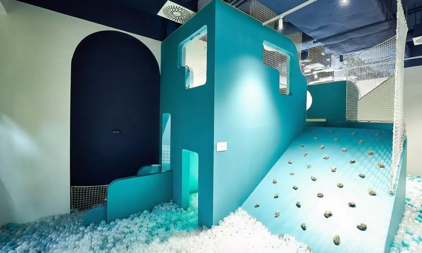 Wejście na salę zabaw Sensorysie lub Labiryntu Sensorycznego