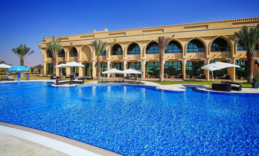 Image 1: Madinat Zayed: 1- or 2-Night 4* Eid Stay with Breakfast