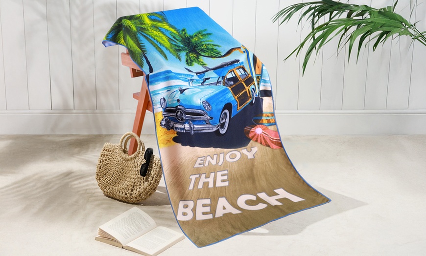 Image 2: Microfibre Quick-Drying Beach Towel