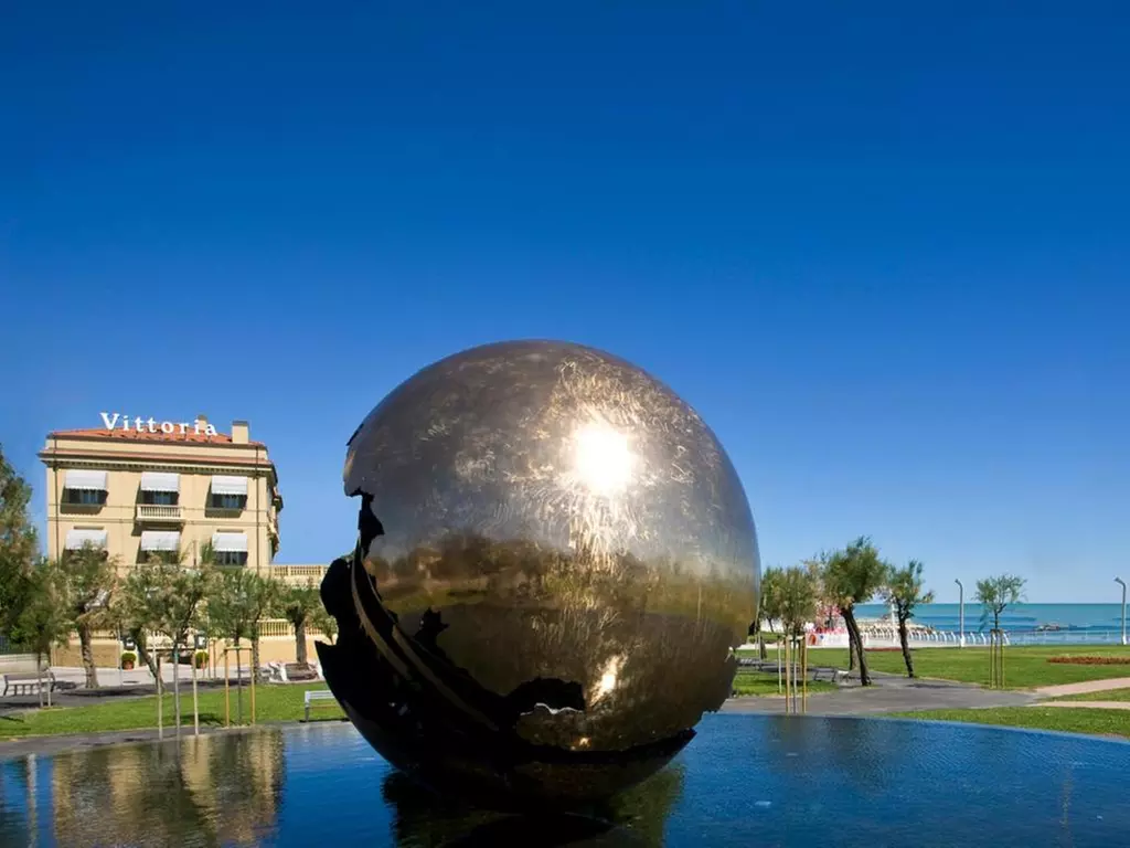 Pesaro 5*: camera Business per 2 in Day-Use o pernottamento con Spa