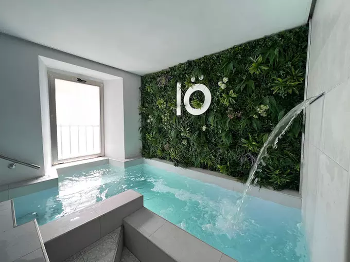 Revitaliza tu cuerpo y mente: ritual de baño termal y tratamientos