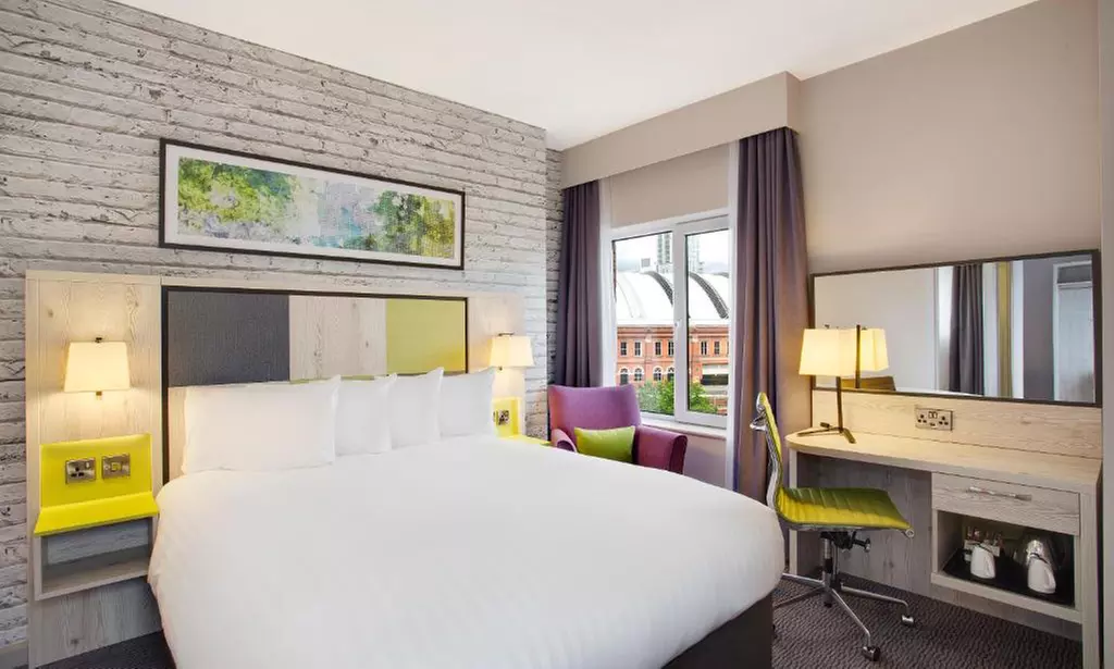 Manchester: 4* Superior Double Stay with Breakfast