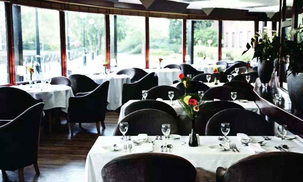 Manchester: 4* Club Room Stay with Breakfast & 20% off Food & Beverage