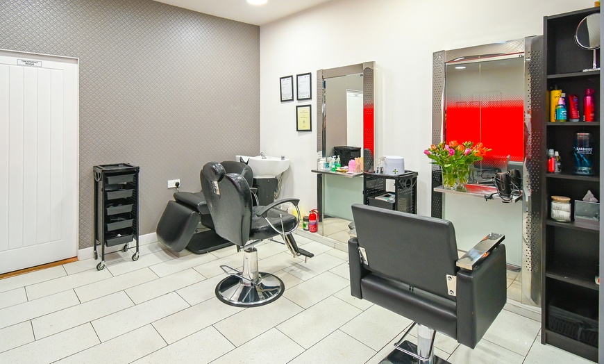 Image 9: Up to 50% Off on Facial - Gold at Dtrend Hair Beauty And Makeup