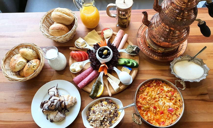 Image 1: Türkisches Frühstücks-Buffet am Wochenende mit Sekt / Orangensaft