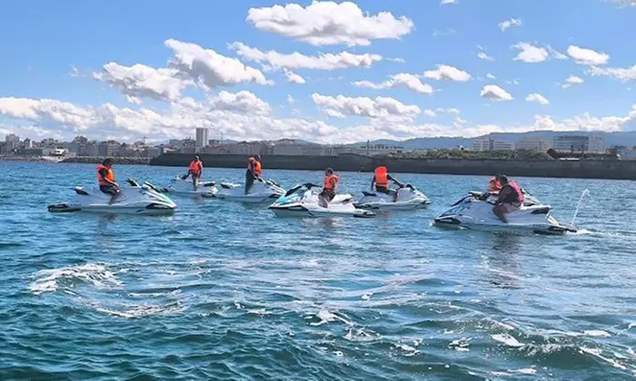 Excursión de 30 o 60 minutos en moto de agua con opción a paddle surf