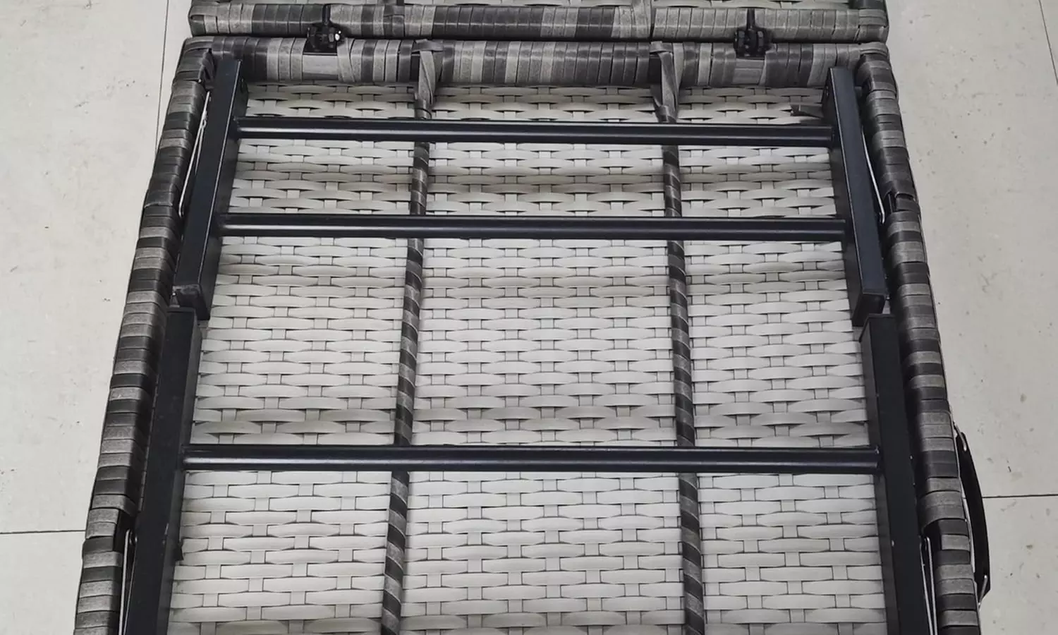 Outsunny Folding Sun Lounger Outdoor Chair with Cushion and Pillow