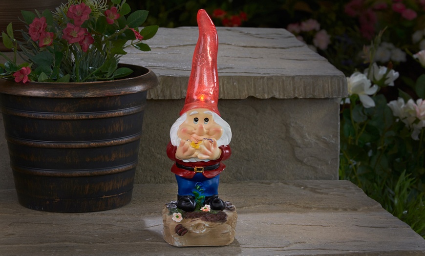 Image 3: Light-Up Garden Gnome Solar Light