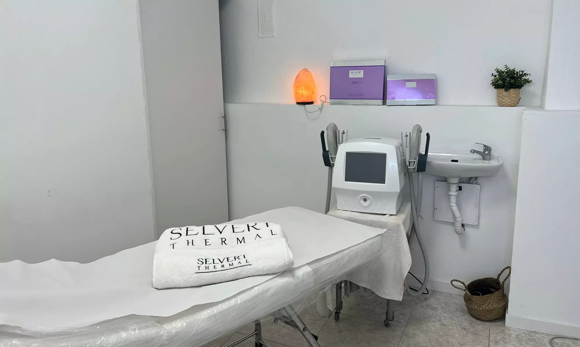 Ritual de piedras volcánicas o sales del Himalaya con masaje y peeling