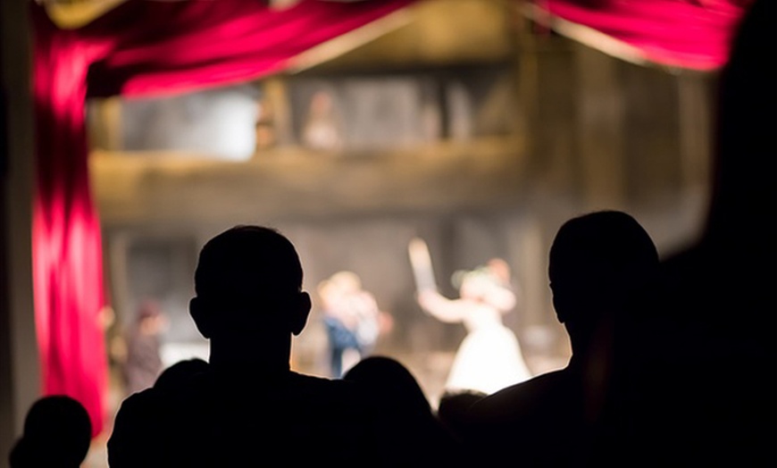 Image 1: 1 ou 2 entrées pour une pièce au choix au Théâtre Le Petit Manoir