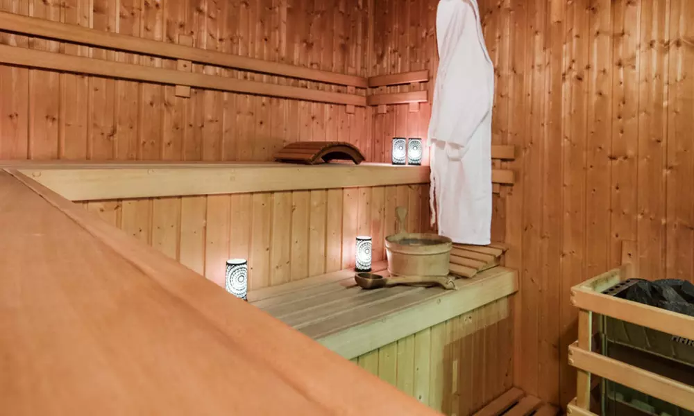 Pakiet day spa relaksacyjny z masażem, jacuzzi i więcej