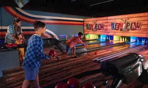 Stay at the Great Wolf Lodge Poconos w/ Water Park Access Included