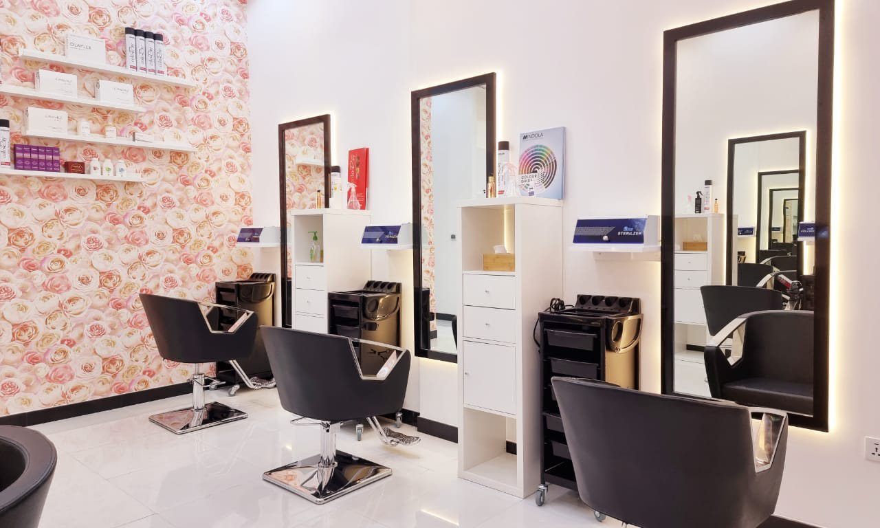 Wash, Blow-dry, W Optional Roots Color, Full Hair Colour & Highlights