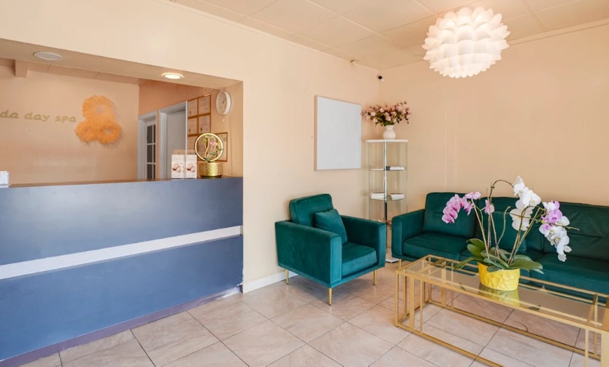 Image 6: Relax with 70-Min, 90-Min or Two 70-Min Head Spa Sessions