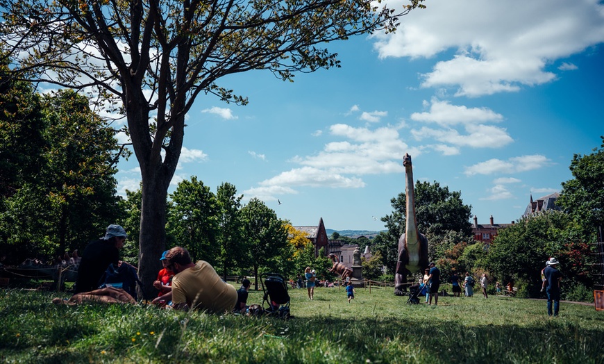 Image 5: Dinosaurs in the Park