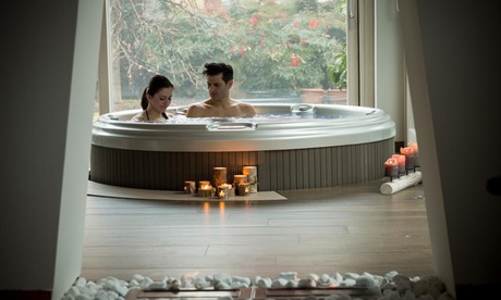 Boario Terme: 1 notte in Suite con colazione, Spa, cena cromoterapia e massaggio per 2 persone al Bhavantu Spa B&B