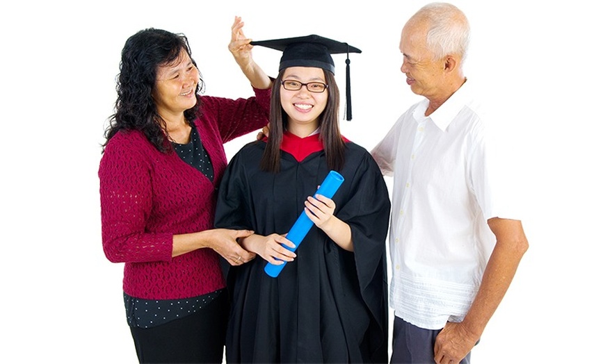 Image 5: Graduation Photoshoot