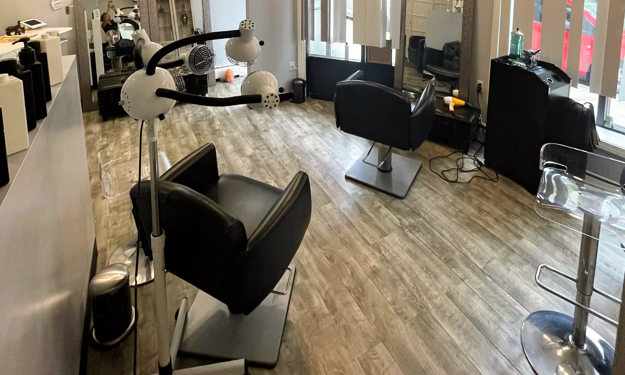 Luxurious Highlights, Haircut, and Deep Conditioning Treatments