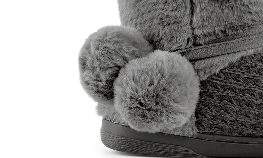 Image 6: Knitted Bootie Slippers