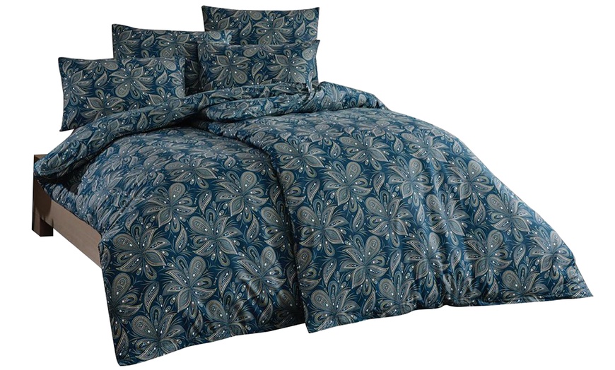 Image 2: Printed Bed Set